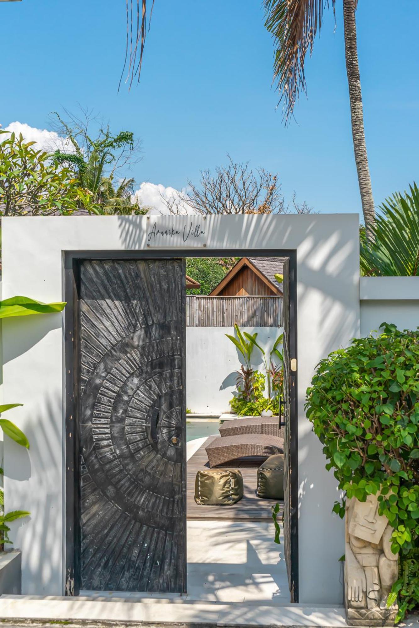 Villa Arunika - Stylish Tropical 2Br Villa Close To Nyanyi Beach! Selemadeg Eksteriør billede